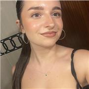 Soy una universitaria haciendo el grado de Publicidad y Relaciones Públicas, y me gustaría ayudar a niños que estén en primaria